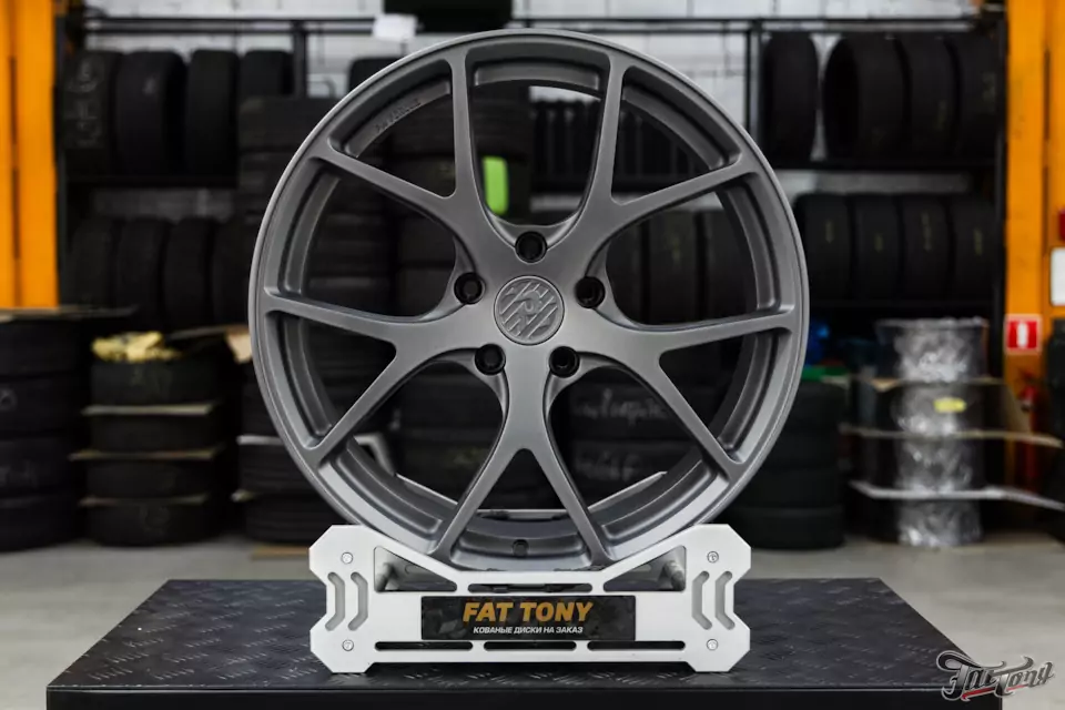 Новые кованые диски для Jeep Grand Cherokee SRT и фирменный Шиномонтаж на вибростенде на оборудовании Hunter